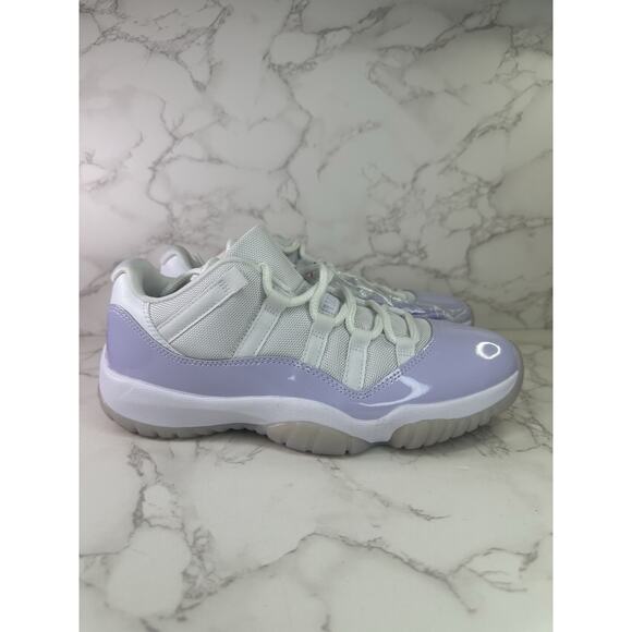 Nike Air Jordan 11 Retro Low Pure Violet Size 9.5 Womens with Receipt AH7860-101 - Picture 4 of 5